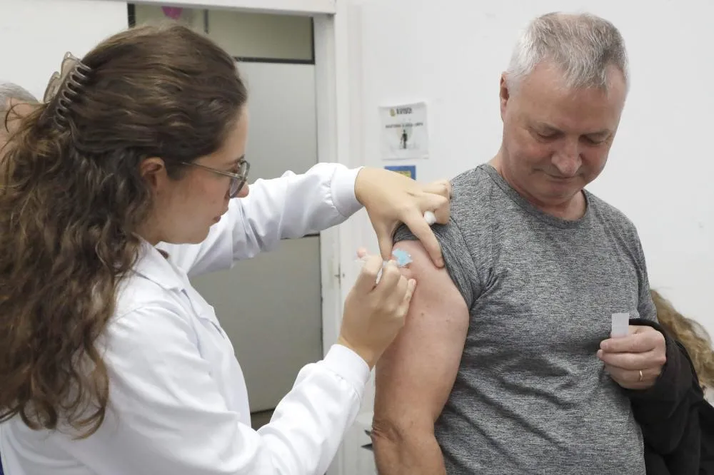 Mais de 70 mil pessoas ainda não tomaram vacina contra a influenza