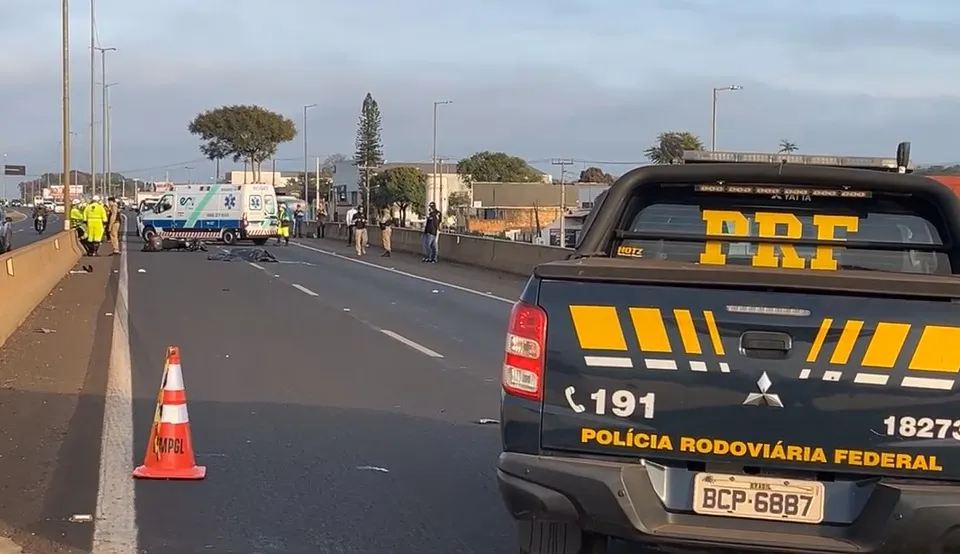 Tráfego da BR-277 foi totalmente interditado nos dois sentidos após o crime.