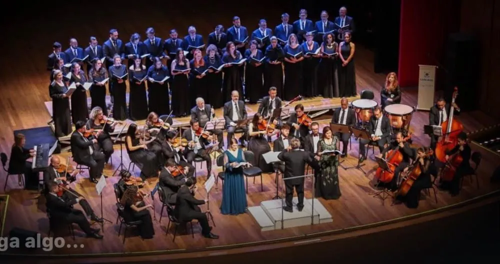 Espetáculo reúne coro, orquestra e solistas convidados em duas apresentações gratuitas em Cascavel.