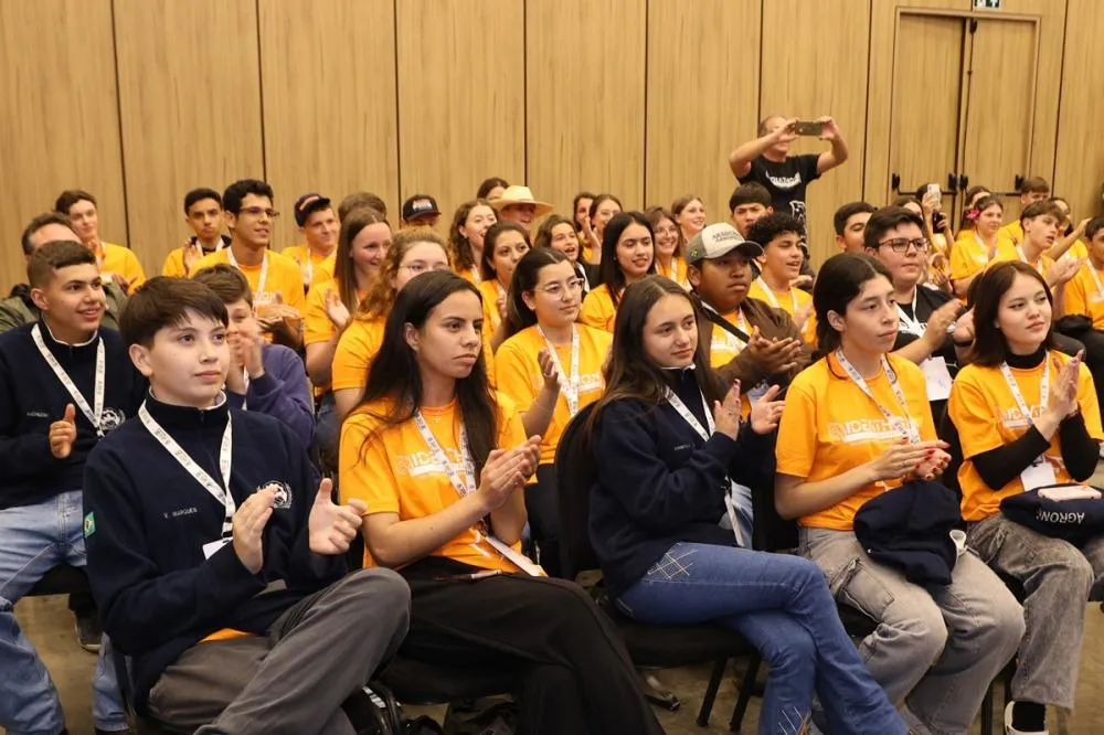 Estudantes de seis escolas agrícolas participaram da quarta etapa do Ideathon 2026, em Guarapuava.