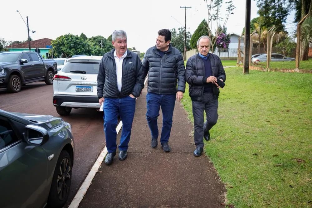Gugu Bueno acompanha o início da obra do novo CMEI de Sede Alvorada, em Cascavel.