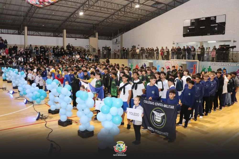 Cerca de 800 crianças e adolescentes participam da fase regional dos JEPs Bom de Bola em Pato Bragado.