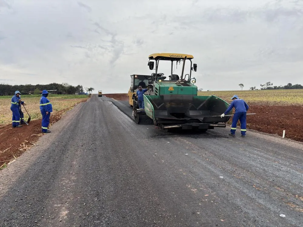 Trecho de 1,4 quilômetro da estrada rural recebe investimento de R$ 1,78 milhão em Toledo.
