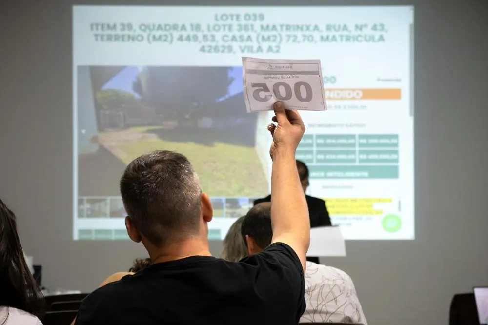 Leilão da Itaipu terá 14 casas da Vila A em Foz do Iguaçu