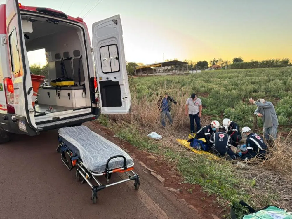 Vítima foi reanimada no local e transferida em estado grave para hospital de Toledo.