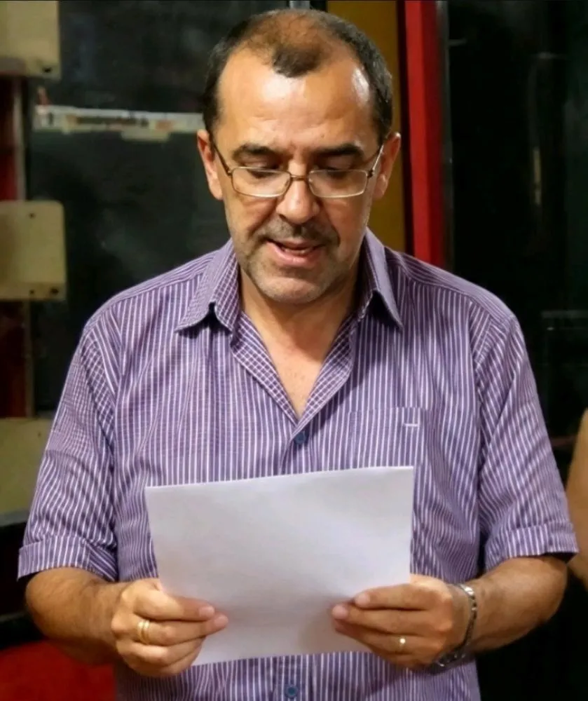 O jornalista Júlio Cesar Fernandes foi o único a aparecer. Toninho Magal não se deixou fotografar e a garota estava protegida por restrição legal 