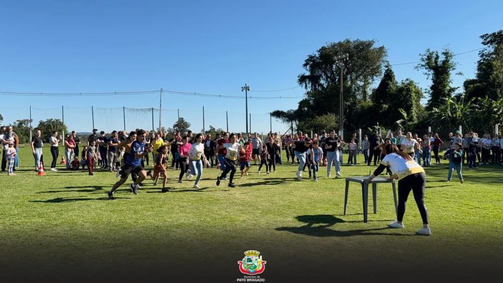 Crianças e familiares participaram de brincadeiras e atividades durante o Dia da Família em Pato Bragado.