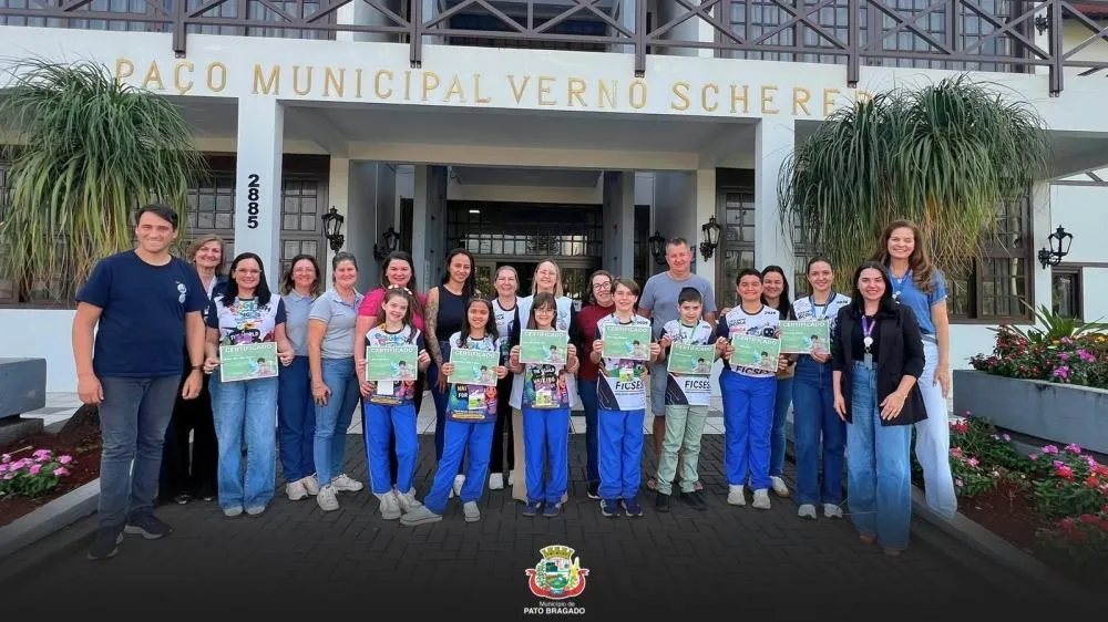 Estudantes apresentaram projetos de robótica e inglês na Feira de Iniciação Científica Sesi Paraná.