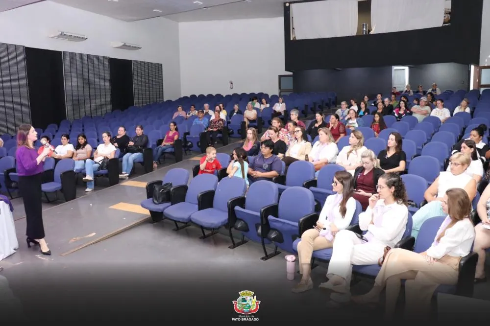 Encontro integrou a programação do Agosto Lilás no Centro Cultural Arte e Encanto.