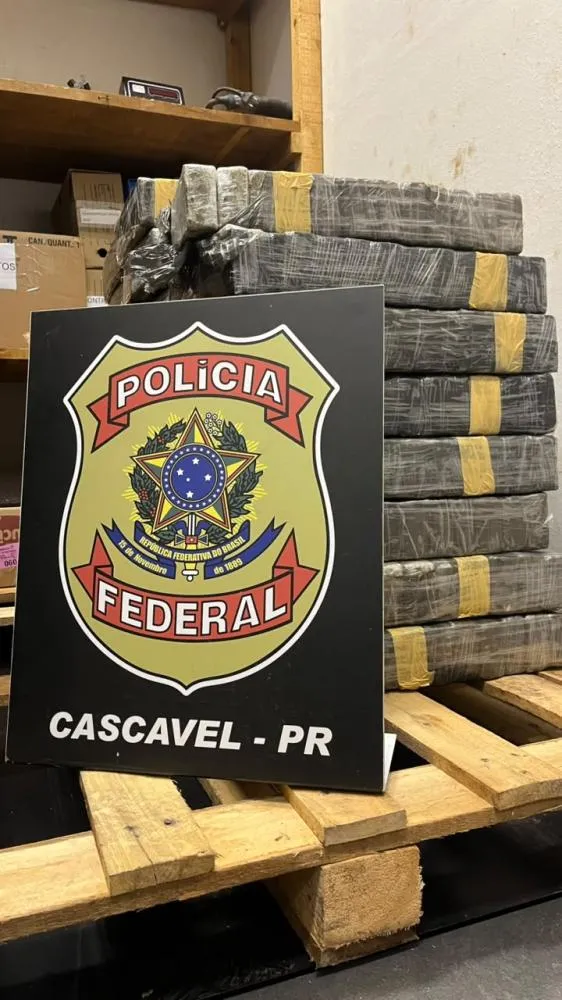 Polícia Federal apreendeu 258,9 kg de maconha durante fiscalização na região Oeste do Paraná.