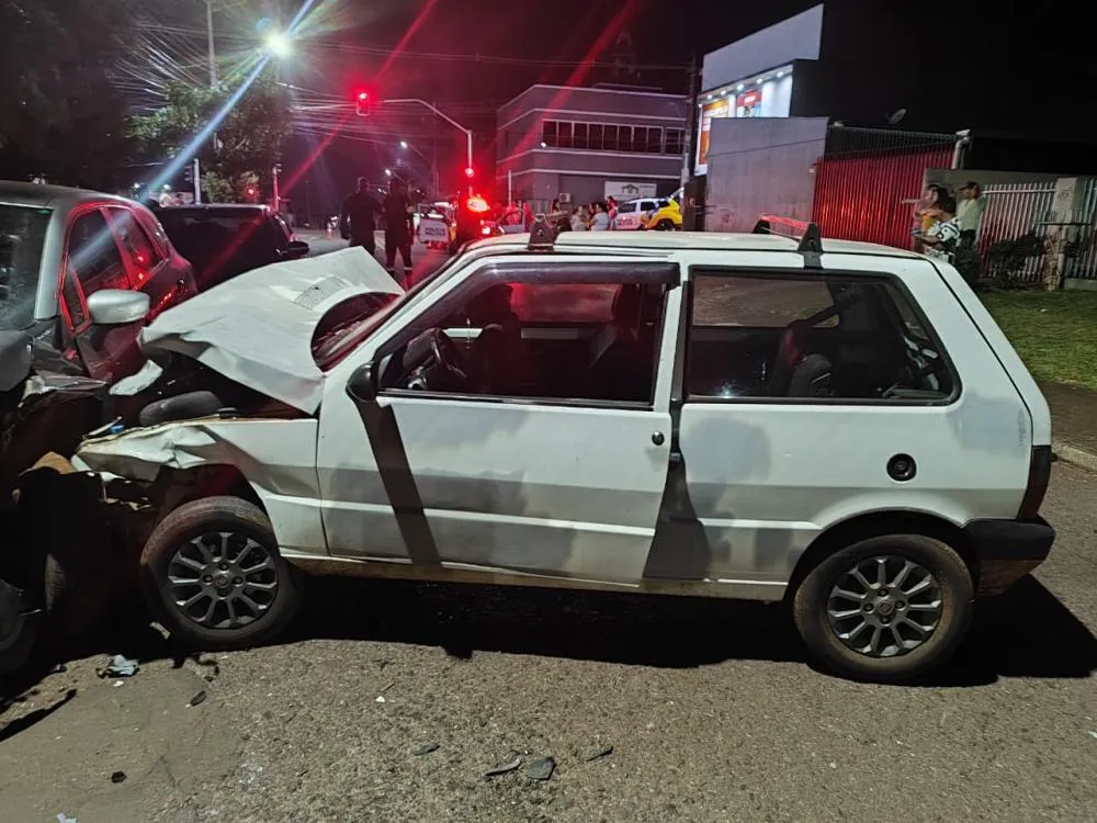 Motorista é preso após bater em moto e tentar fugir em Cascavel