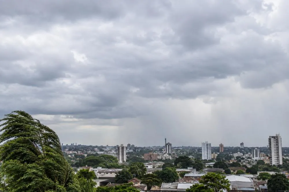 Chuva e vento forte marcaram o fim de semana no Oeste do Paraná.