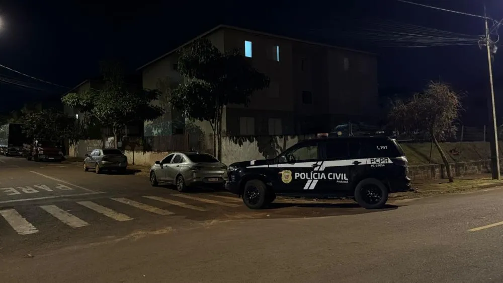 Operação investiga agressão contra jovem ocorrida em uma loja de conveniência no bairro Riviera.