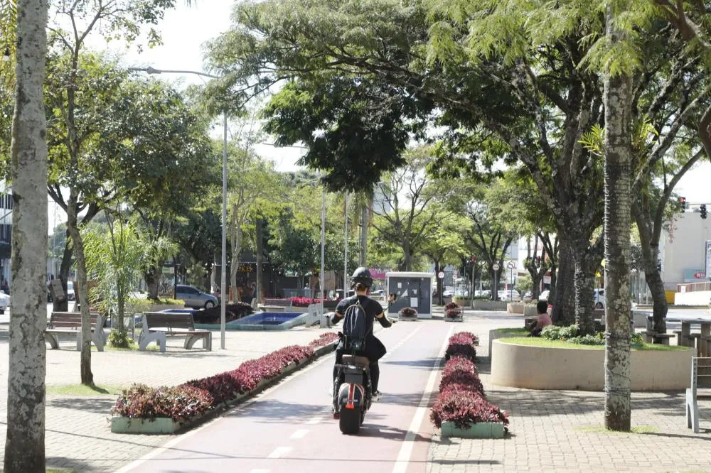 Usuários de equipamentos autopropelidos devem seguir novas regras de circulação na cidade.