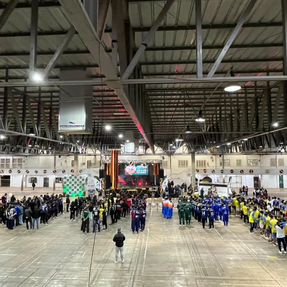 Mais de 1.400 atletas participam da etapa do Paraná Bom de Bola em Marechal Cândido Rondon.
