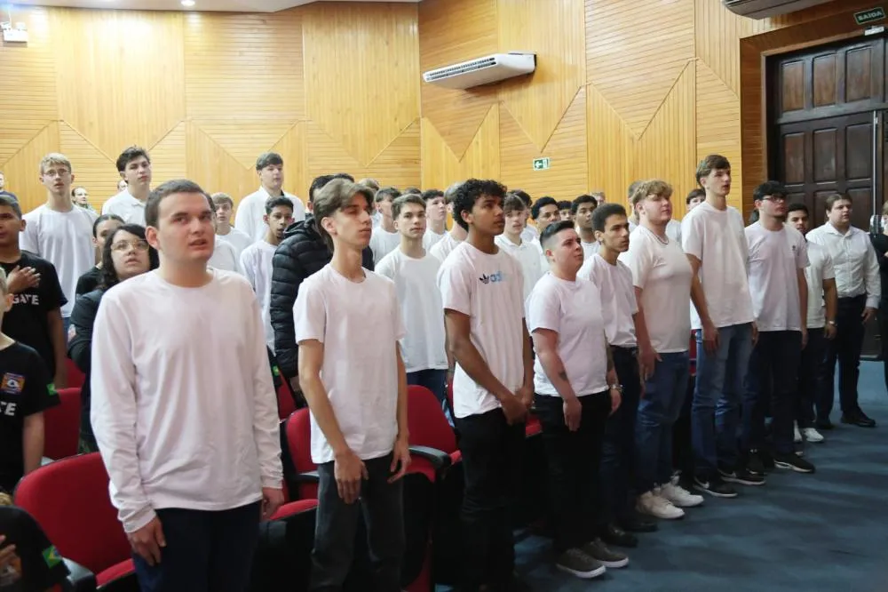 Jovens de Nova Santa Rosa participaram da cerimônia de dispensa do Serviço Militar nesta segunda-feira, 7 de setembro.