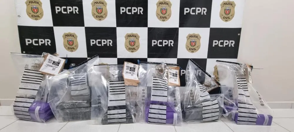 Polícia Civil apreendeu 30 quilos de maconha em empresa de transporte às margens da BR-277, em Cascavel.