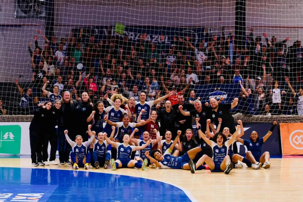 Stein Cascavel venceu o São José na prorrogação e garantiu vaga na semifinal da Liga Feminina de Futsal.
