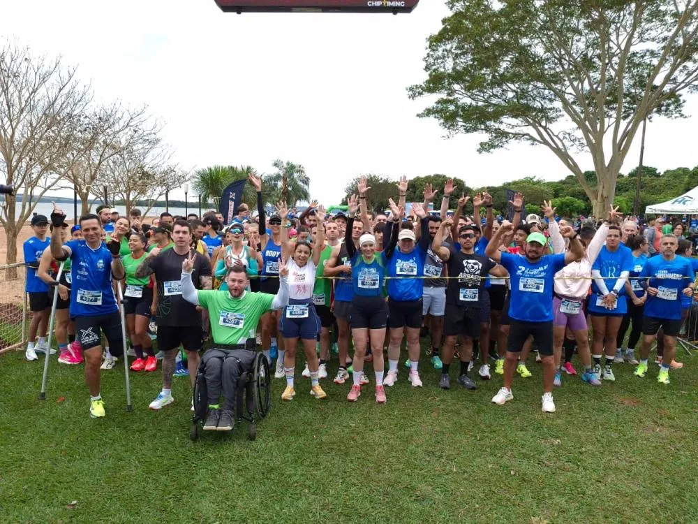 Evento reuniu atletas, crianças e participantes da caminhada no parque de lazer e turismo de Porto Mendes.