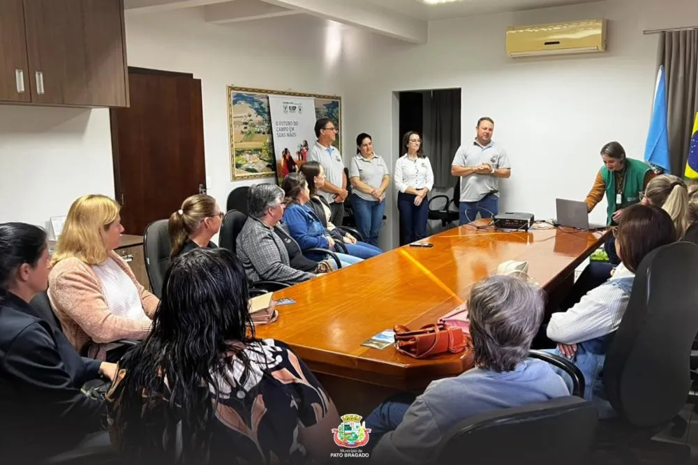 Mulheres do agro participam de curso de Turismo Rural em Pato Bragado