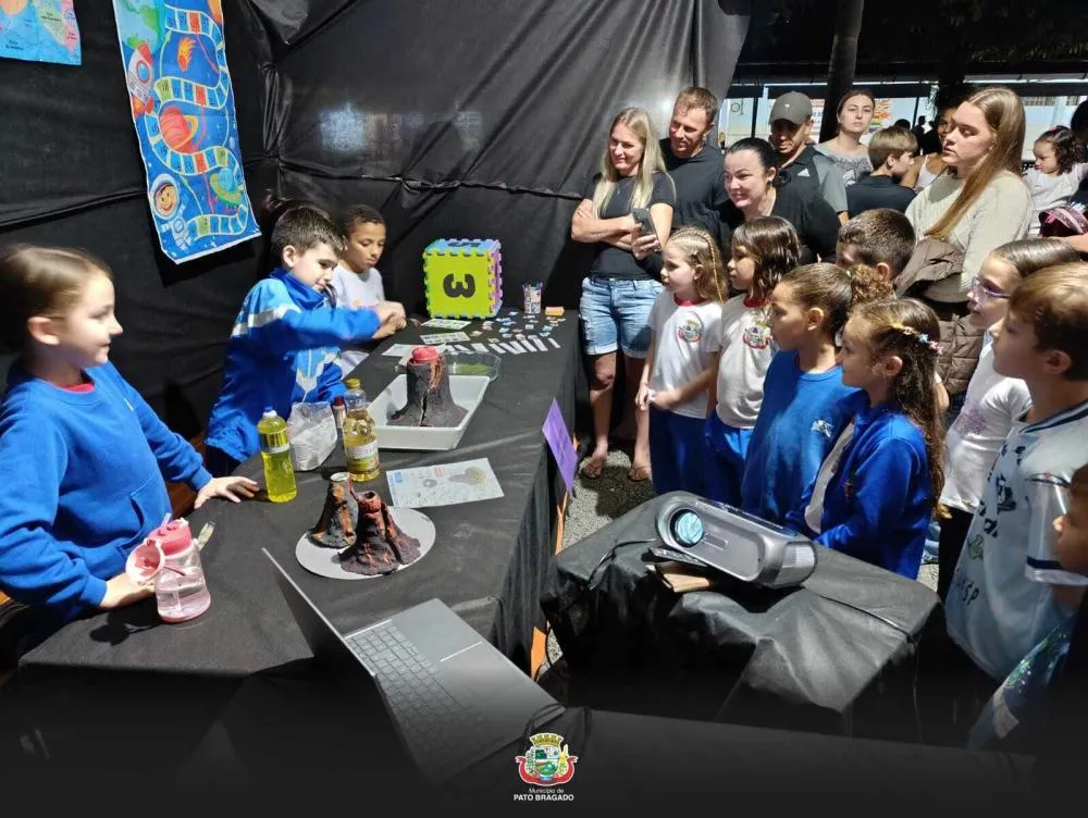 Escola de Pato Bragado promove Feira do Conhecimento e do Livro