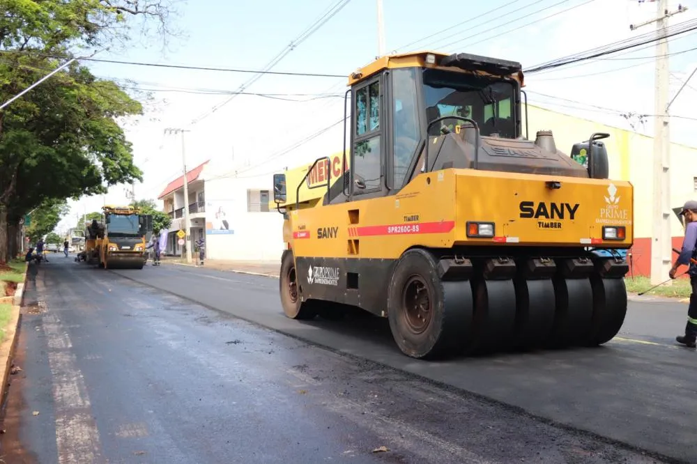 Obra contempla aproximadamente 1,7 quilômetro da avenida e investimento de R$ 2,8 milhões.
