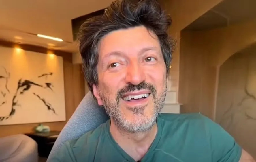 Lito Sousa, influenciador e especialista em aviação, morreu aos 59 anos.