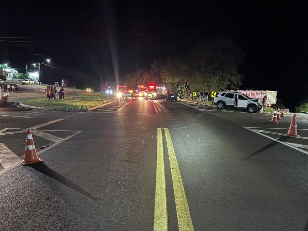 Acidente ocorreu por volta das 21h no km 426,5 da BR-277.