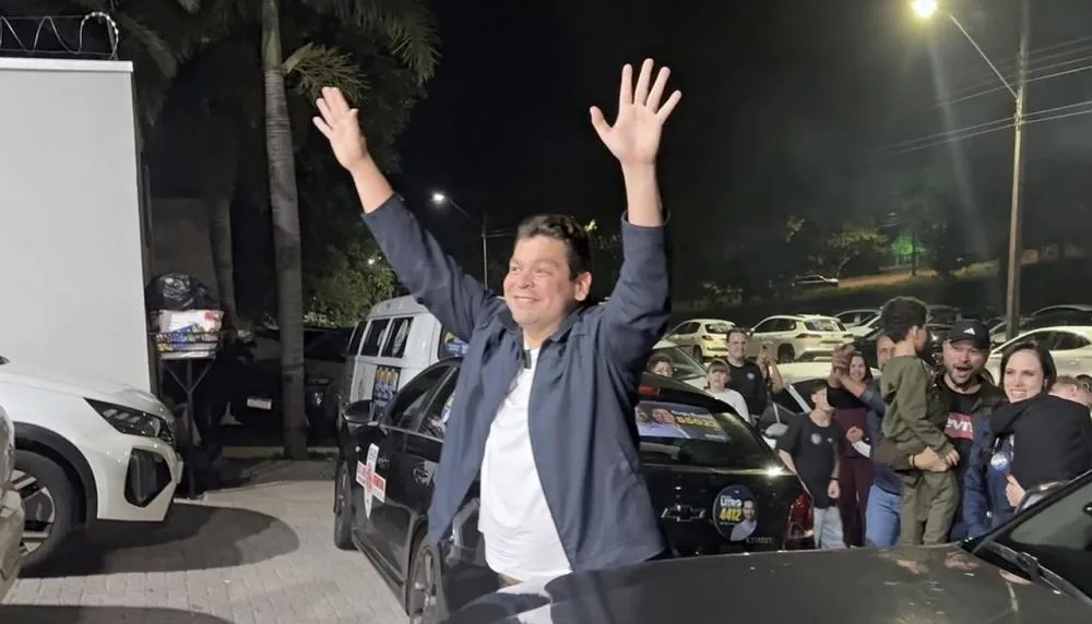 Gugu Bueno foi reeleito deputado estadual do Paraná com 105.124 votos neste domingo (4).
