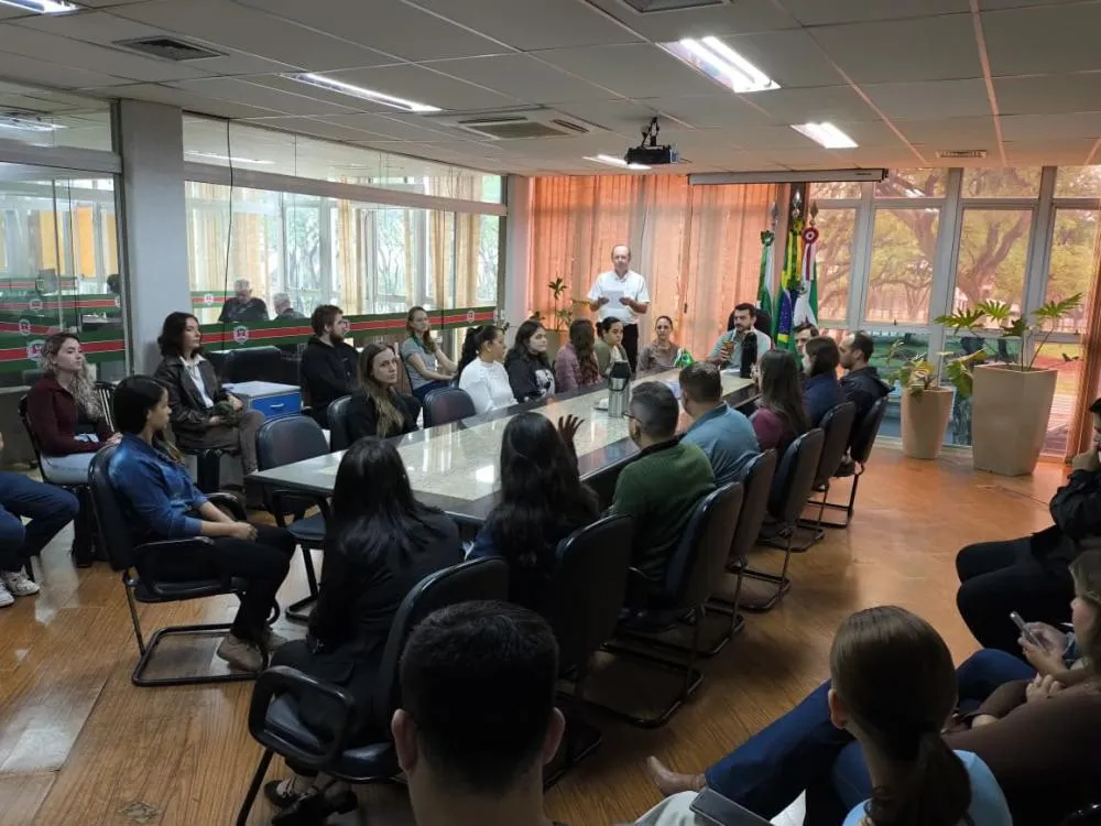 Novos servidores tomaram posse nesta terça-feira (6) na Prefeitura de Marechal Cândido Rondon.