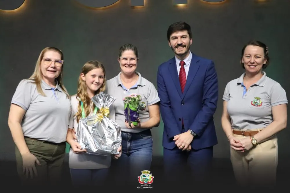 Amanda Führ Cavali foi homenageada por produzir uma das redações de destaque do projeto.