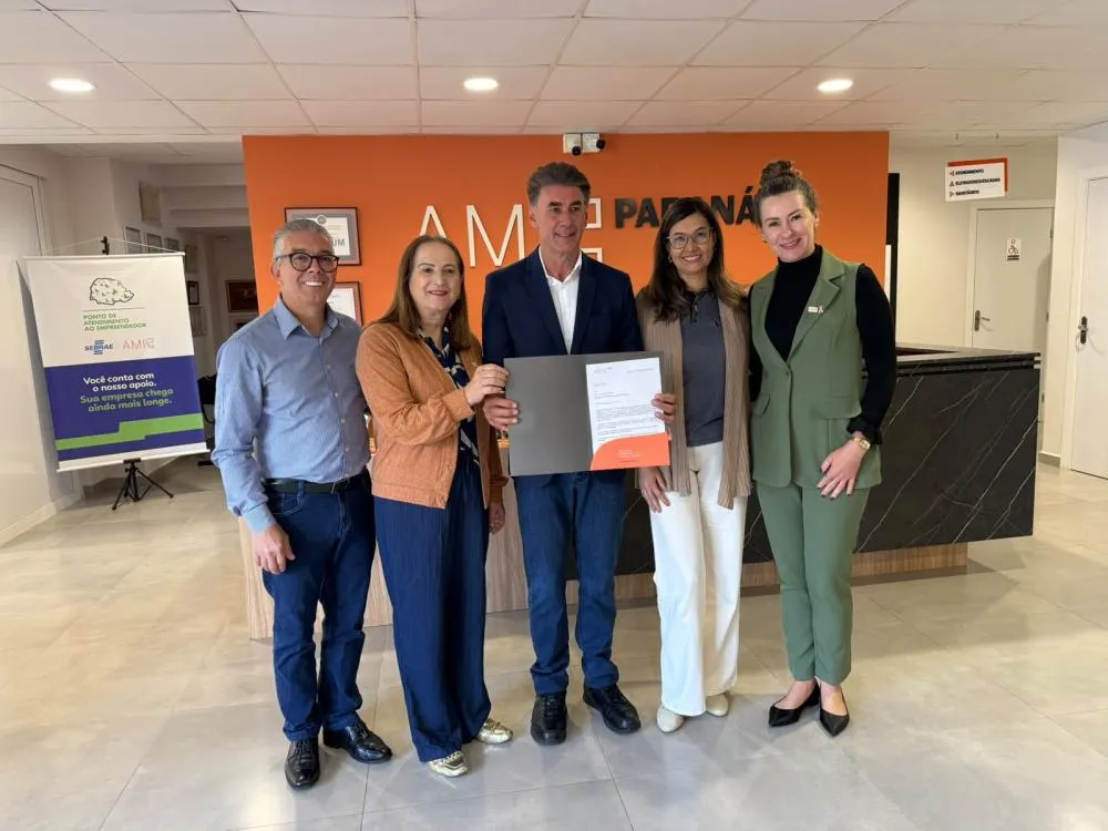 Paranhos recebeu da AMIC documento com prioridades dos micro e pequenos empresários.