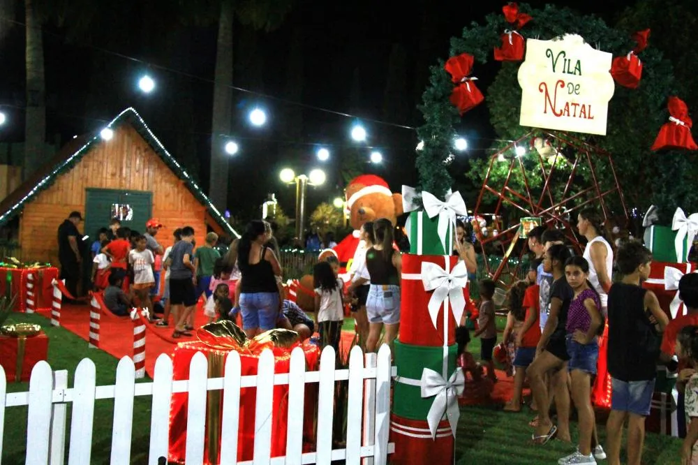 Vila de Natal é destaque na abertura do Natal da Família 2025 de Nova Santa Rosa
