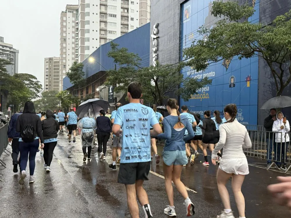 A Corrida da Fé integrou a programação da 74ª Festa da Padroeira de Cascavel, com percursos de 6 km e 12 km.