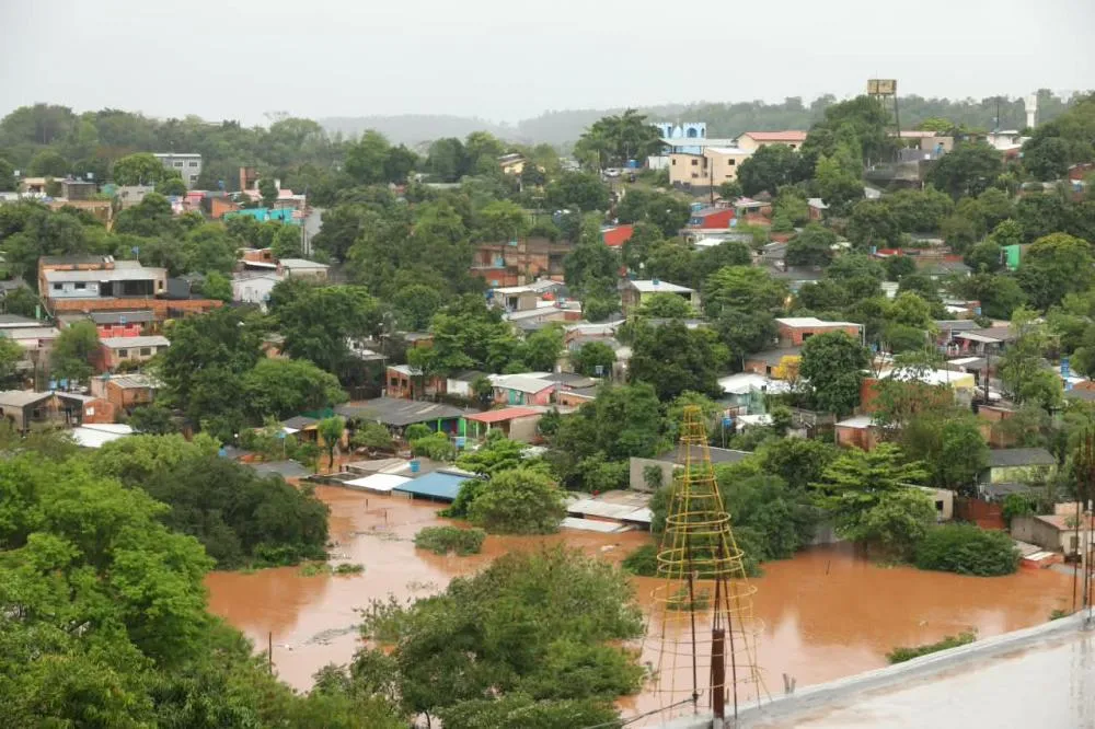  Rio Paraná atingiu 116,13 metros acima do nível do mar na tarde desta segunda-feira (12), na estação da Ponte da Amizade. 