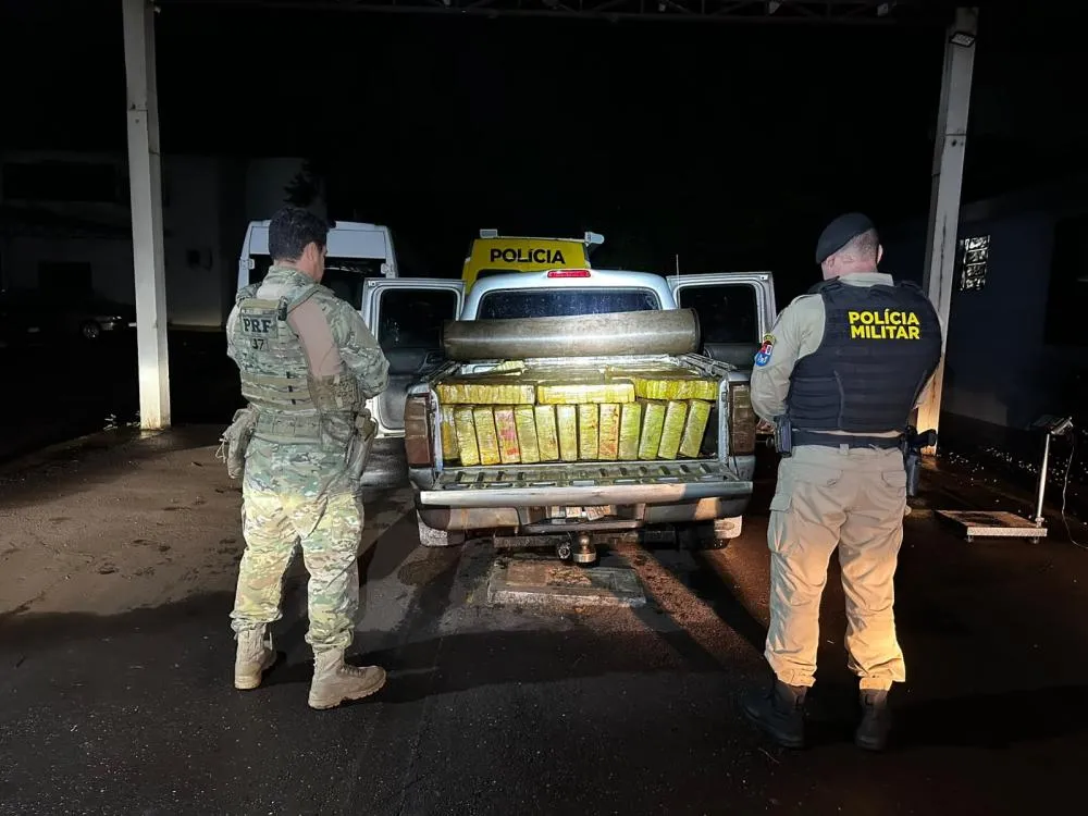 Motorista abandonou o carro e fugiu para uma área de mata após perseguição na BR-163.
