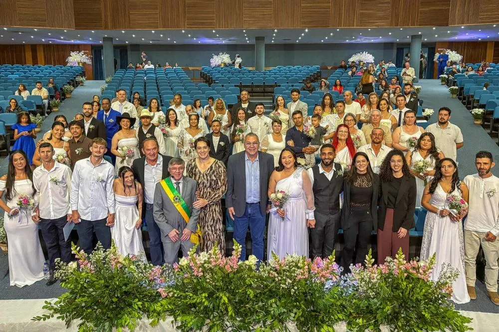 Casamento Coletivo Cidadão oficializa união de 30 casais em Toledo