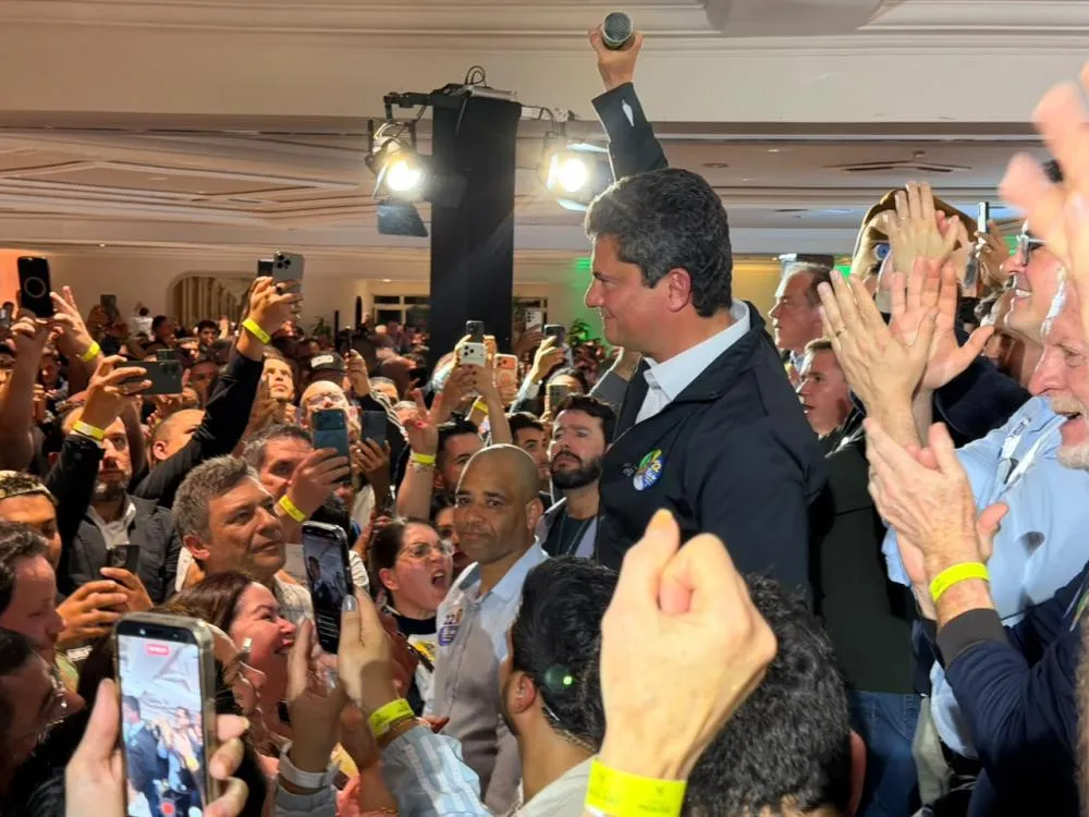 Sergio Moro reuniu lideranças políticas em Curitiba e anunciou atos de apoio a Flávio Bolsonaro nas capitais do Sul.