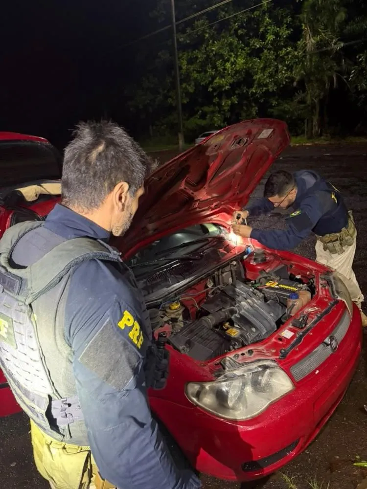 Dois homens foram presos durante abordagem policial em Santa Terezinha de Itaipu, no Oeste do Paraná.
