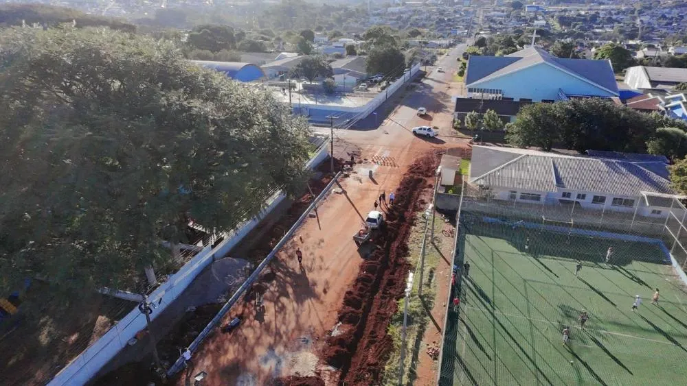 Revitalização da Rua Cabo Clodoaldo Ursulano, no bairro Santa Felicidade, está com aproximadamente 15% de execução.