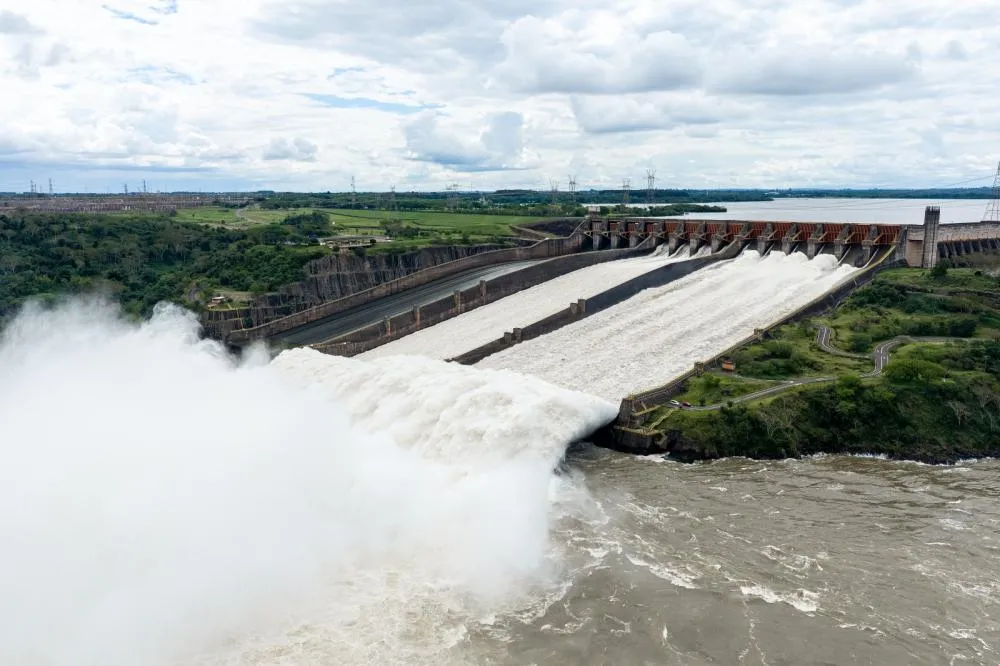 Rio Paraná pode baixar após atingir 120,81 metros, mas Itaipu alerta para chuvas