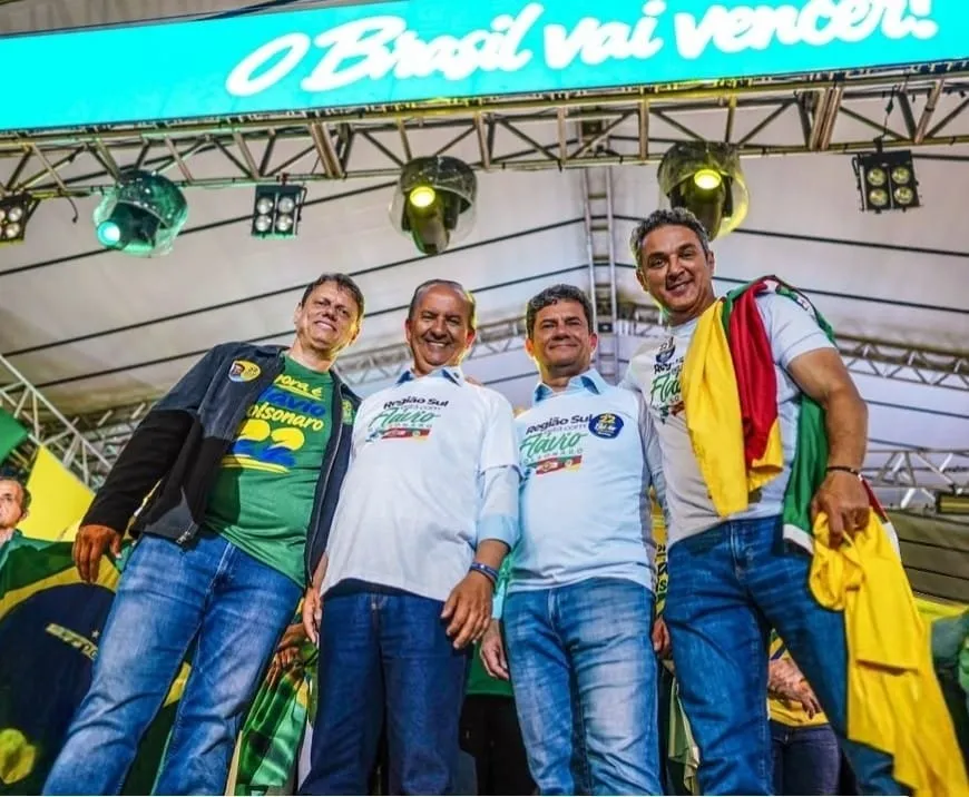 Mobilização em apoio a Flávio Bolsonaro prevê concentração em Santa Cândida e encerramento na Boca Maldita.