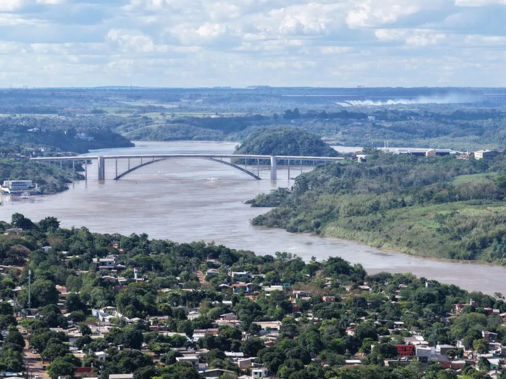 Cheia do rio Paraná mantém famílias sob assistência e exige cuidados com a saúde e a prevenção de novos alagamentos. Foto: William Brisida/Itaipu Binacional.