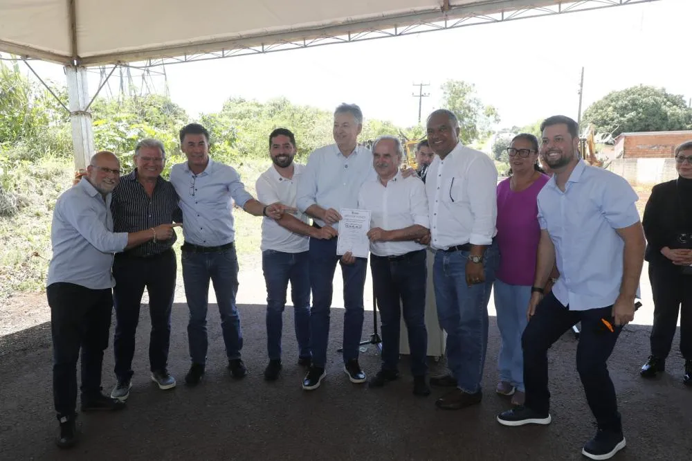 Renato Silva assinou a ordem de serviço para a ligação entre os bairros Guarujá e XIV de Novembro, em Cascavel.