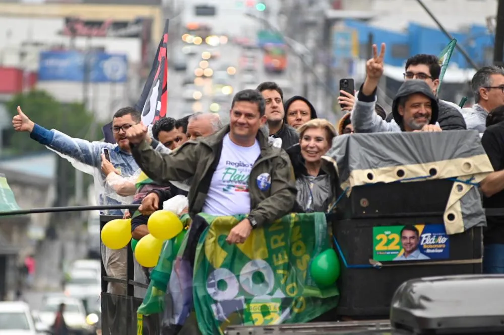 Mobilização em Ponta Grossa reuniu apoiadores do PL na reta final da campanha presidencial.