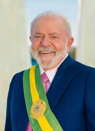 Apuração apresentada aponta Lula com 51,74% dos votos e Flávio Bolsonaro com 48,26%.