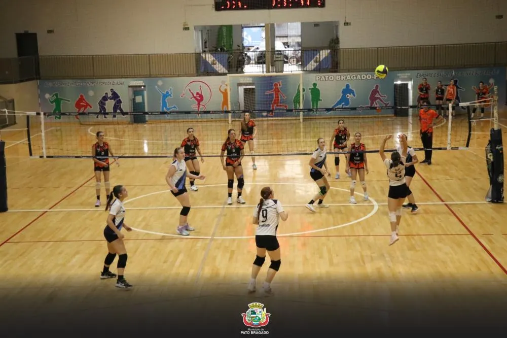 Pato Bragado venceu Cascavel de virada e conquistou o Regional Oeste Sub-16 Feminino de Voleibol.