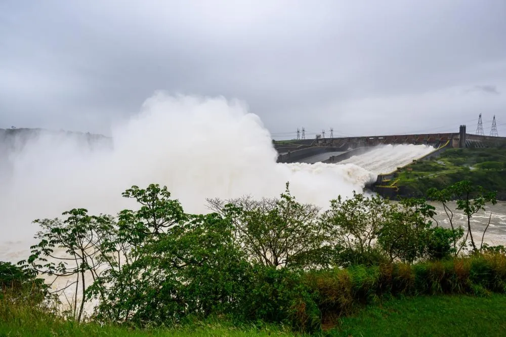 Itaipu prevê queda de 3 metros no nível do rio Paraná até sábado