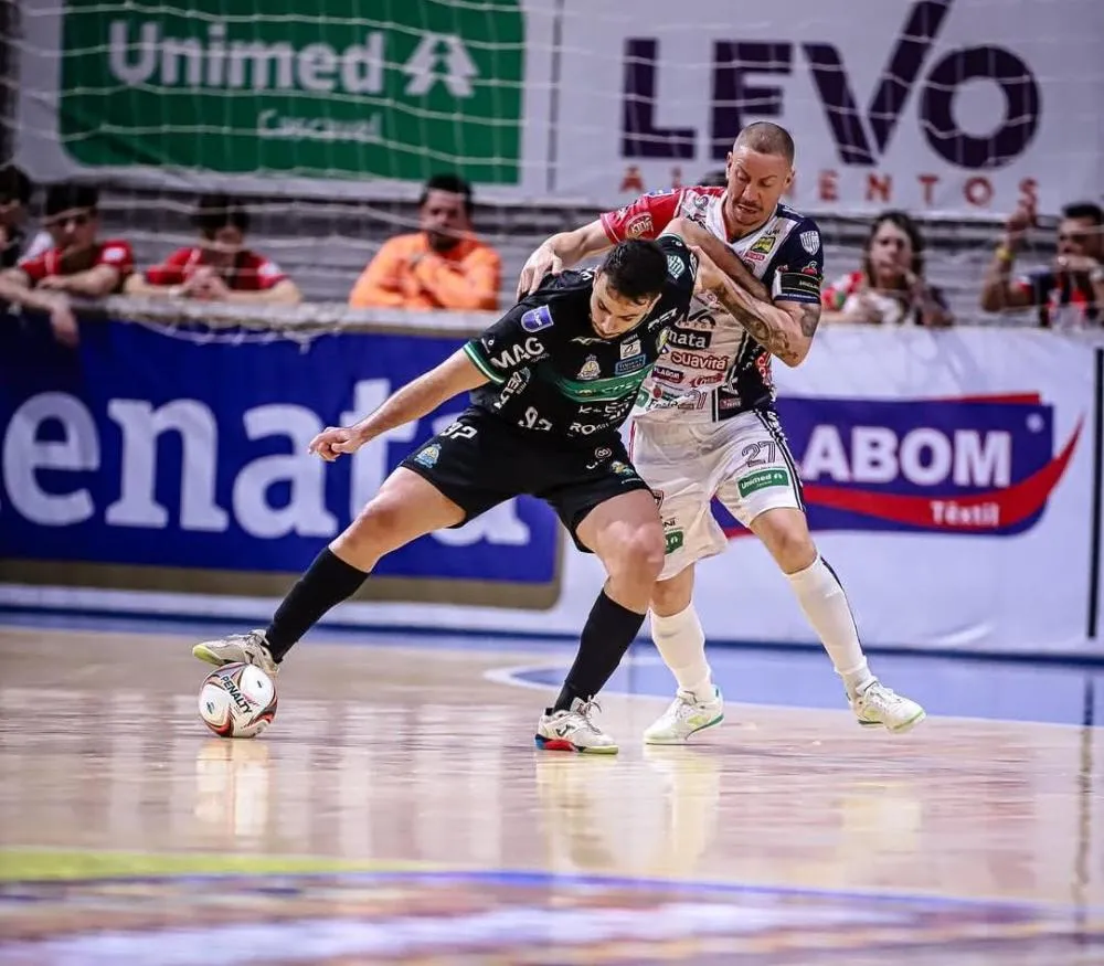 Serpente busca a classificação à semifinal após empate em 2 a 2 no jogo de ida, no Ginásio da Neva.