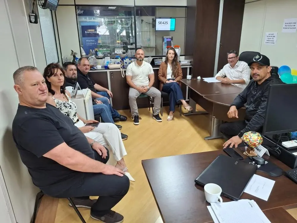 Comitiva de Santa Helena durante reunião na Secretaria de Desenvolvimento Econômico e Turismo de Marechal Cândido Rondon. Foto: Divulgação